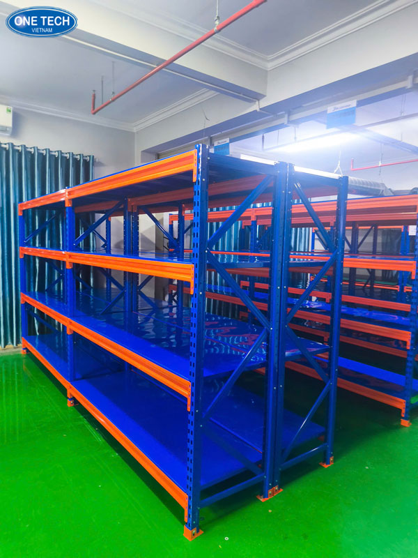 Các loại kệ trung tải 3 tầng phân theo cấu tạo: lắp ráp, hàn liền, kết hợp