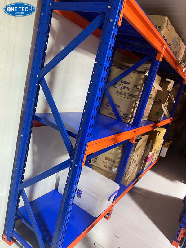 Kệ trung tải 3 tầng phân loại theo tải trọng từ 150kg đến 500kg mỗi tầng