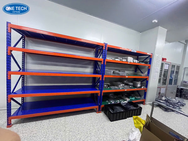 Sơ đồ cấu tạo kệ trung tải 5 tầng gồm chân trụ, beam, mâm tầng và thanh giằng