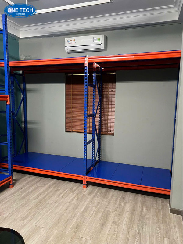 Kệ kho trung tải 2 tầng bằng thép chắc chắn, sắp xếp hàng hóa gọn gàng