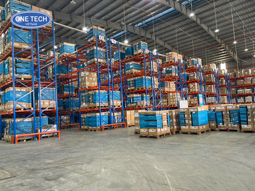 Kệ Selective thông dụng trong kho hàng công nghiệp Kệ Selective thông dụng giúp lưu trữ pallet hàng hoá trong nhà kho công nghiệp