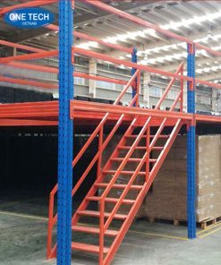 Kệ sàn Mezzanine thiết kế hai tầng, phù hợp với kho cao trần và cần tăng diện tích chứa