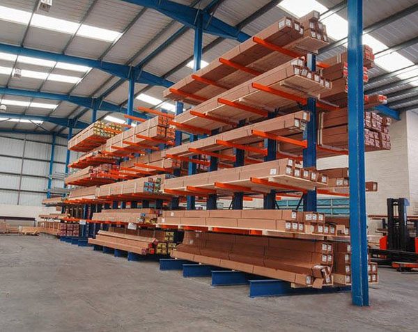 Kệ Cantilever Rack dùng để chứa các loại hàng hóa có độ dài lớn