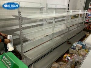 Kệ siêu thị tại Đà Lạt với thiết kế chắc chắn, đa dạng mẫu mã giúp trưng bày hàng hóa gọn gàng, chuyên nghiệp.