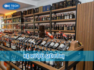 Kệ rượu siêu thị hiện đại, thiết kế chắc chắn giúp trưng bày rượu gọn gàng và thu hút khách hàng.