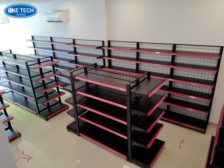 Kệ siêu thị lưng lưới sơn đen bền đẹp, thiết kế tối ưu trưng bày sản phẩm Kệ siêu thị lưng lưới sơn đen với thiết kế chắc chắn, phù hợp trưng bày hàng hóa đa dạng trong cửa hàng