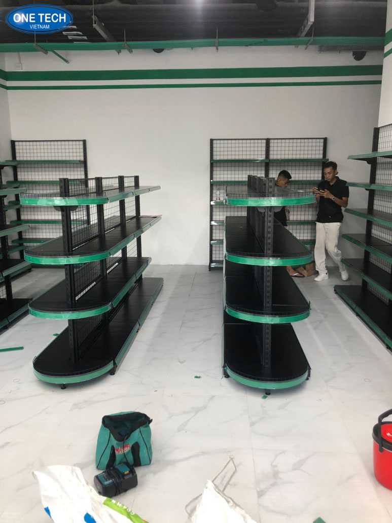 Kệ đen bán nguyệt an toàn – Thiết kế hiện đại, chắc chắn Kệ đen bán nguyệt an toàn với khung thép chắc chắn, phù hợp cho siêu thị và cửa hàng tiện lợi