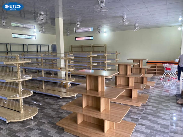 Kệ siêu thị sữa dễ sử dụng, nâng cao trải nghiệm mua sắm Kệ siêu thị sữa với thiết kế linh hoạt, các sản phẩm sữa được trưng bày dễ dàng và dễ tiếp cận