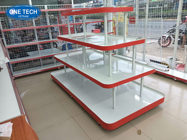 Kệ siêu thị sữa sáng tạo, hỗ trợ việc trưng bày sản phẩm một cách tối ưu Kệ siêu thị sữa với các ngăn chứa thiết kế thông minh, giúp trưng bày và bảo quản các loại sữa hiệu quả