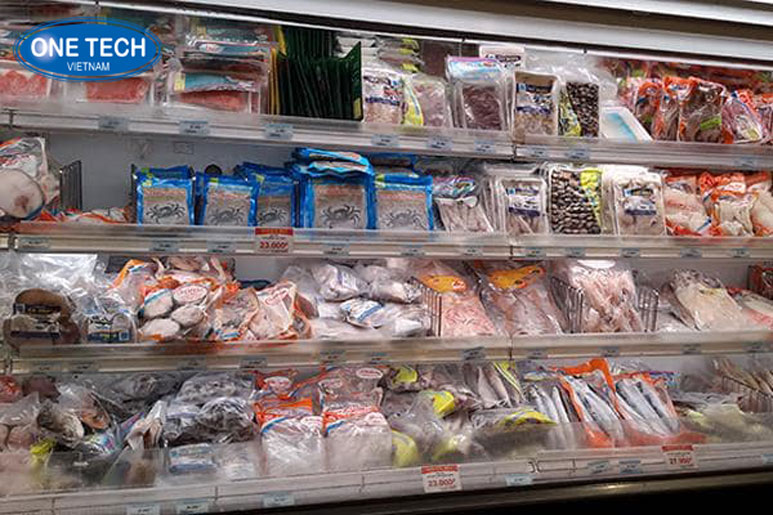 Bán hải sản đông lạnh chất lượng tại nông thôn Hải sản đông lạnh tươi ngon được bày bán tại chợ nông thôn