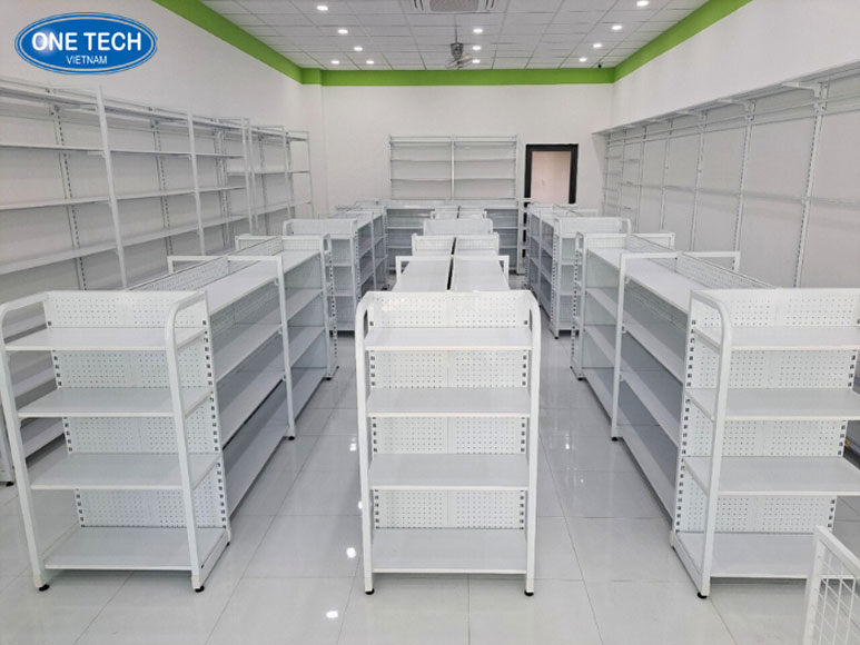 Kệ trưng bày sản phẩm bằng sắt bền bỉ, tiện lợi – Sự lựa chọn hoàn hảo từ One Tech Kệ sắt trưng bày hàng hóa với thiết kế chắc chắn, dễ dàng sử dụng trong các cửa hàng và không gian bán lẻ