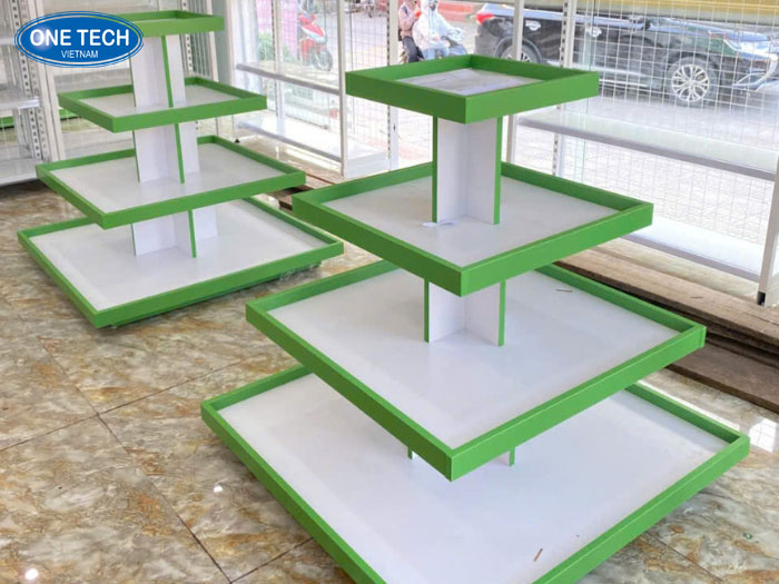 Kệ trưng bày sản phẩm hiện đại, nâng cao trải nghiệm mua sắm Kệ trưng bày hàng hóa với thiết kế đơn giản nhưng hiệu quả, lý tưởng cho cửa hàng và siêu thị