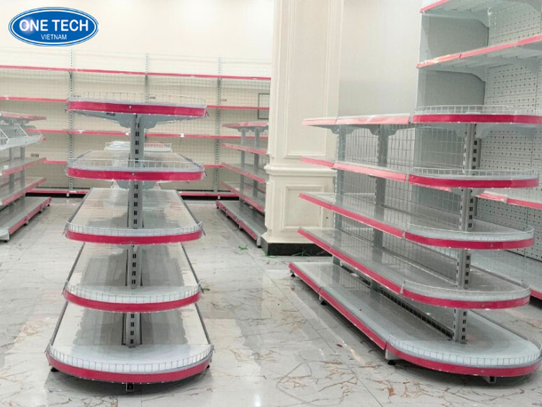Kệ sắt trưng bày sản phẩm cao cấp – Thiết kế bền vững từ One Tech Kệ trưng bày bằng sắt sơn tĩnh điện của One Tech – kết cấu an toàn, thẩm mỹ cao, phù hợp nhiều ngành hàng