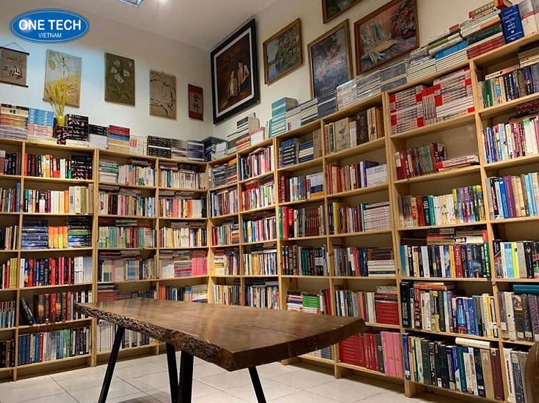 Xếp sách nổi bật - Cách sắp xếp sách trưng bày đẹp mắt và khoa học Cách xếp sách nổi bật trên kệ trưng bày giúp thu hút sự chú ý và tạo không gian gọn gàng