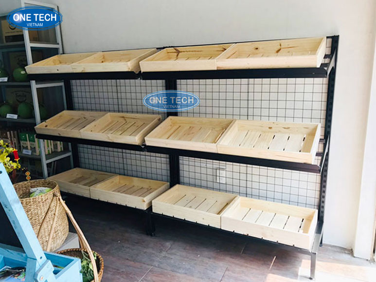 Lợi ích khi sử dụng kệ rau củ quả trong cửa hàng thực phẩm Kệ trưng bày rau củ quả hiện đại giúp bảo quản tươi lâu và sắp xếp gọn gàng trong siêu thị