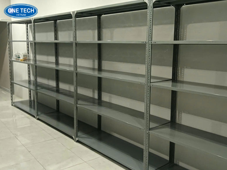 Lưu ý khi lựa chọn kệ sắt V lỗ: Hướng dẫn chi tiết Lựa chọn kệ sắt V lỗ phù hợp cho không gian siêu thị, cửa hàng và kho hàng, giúp tối ưu hóa lưu trữ và tiết kiệm diện tích