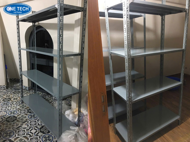 Kệ sắt v lỗ 4 tầng chịu lực tốt, tối ưu không gian Kệ sắt v lỗ 4 tầng giúp tối ưu không gian và chịu lực tốt cho cửa hàng, siêu thị