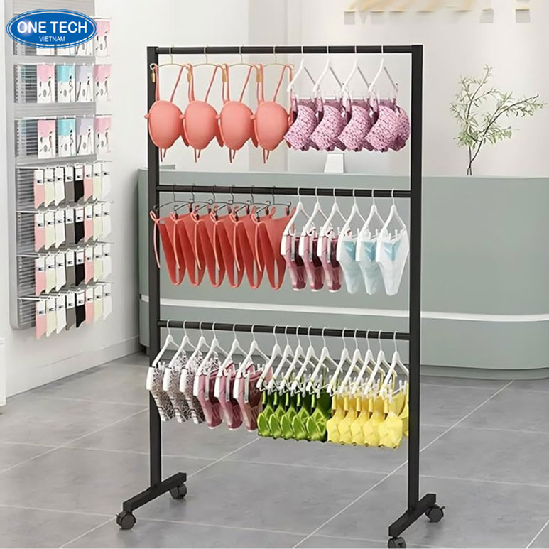 Kệ trưng bày đồ lót có bánh xe tiện lợi – Di chuyển linh hoạt Kệ trưng bày đồ lót có bánh xe bằng sắt sơn tĩnh điện, thiết kế gọn gàng dễ dàng di chuyển