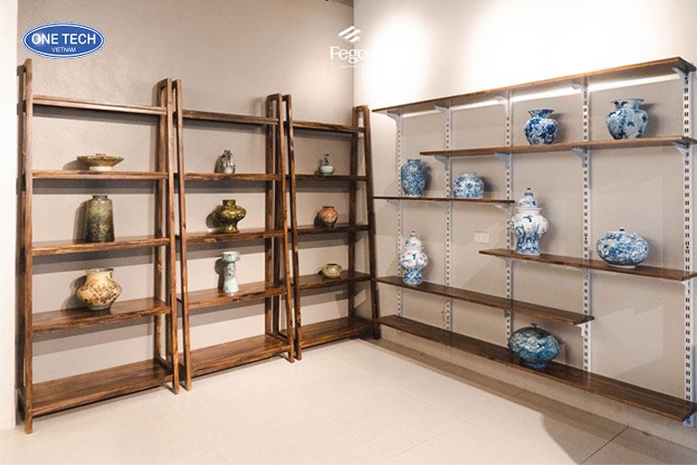 Tiêu chí chọn kệ trưng bày gốm sứ đẹp và bền Bộ kệ trưng bày gốm sứ chắc chắn với thiết kế phù hợp, chất liệu bền đẹp, giúp tăng giá trị sản phẩm gốm sứ