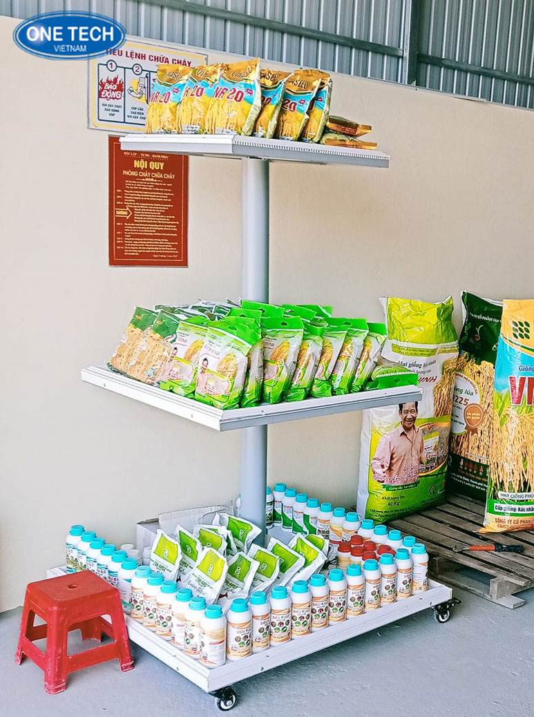 Kệ trưng bày hạt giống hình vuông đơn giản Kệ trưng bày hạt giống bằng kim loại hình vuông đơn giản, thiết kế gọn gàng, phù hợp cửa hàng nông nghiệp