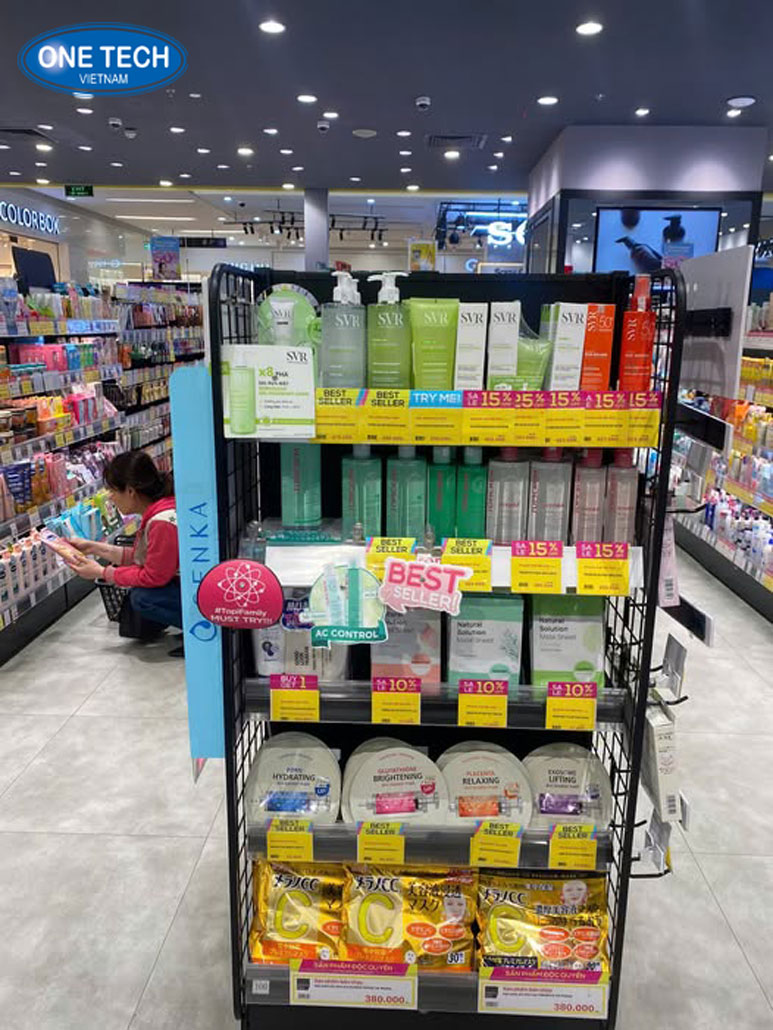 Kệ để mặt nạ mỹ phẩm đẹp, tiện lợi cho cửa hàng Kệ trưng bày mặt nạ mỹ phẩm đa tầng, thiết kế hiện đại giúp sắp xếp sản phẩm khoa học