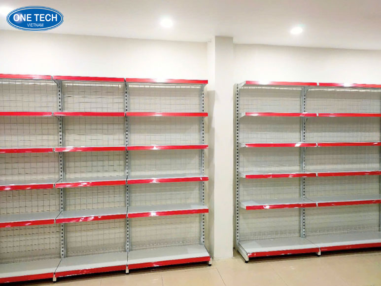 Kệ trưng bày đơn áp tường – Kệ siêu thị chắc chắn, tiết kiệm diện tích Kệ trưng bày đơn đặt áp tường bằng sắt sơn tĩnh điện, thiết kế 5 tầng chắc chắn, dùng cho siêu thị và cửa hàng tiện lợi