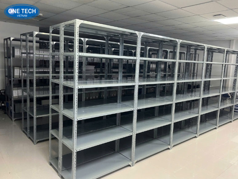 Kệ sắt V lỗ trưng bày máy khoan đa năng giá rẻ chất lượng cao Kệ sắt V lỗ giá rẻ dùng để trưng bày máy khoan đa năng tại cửa hàng điện máy