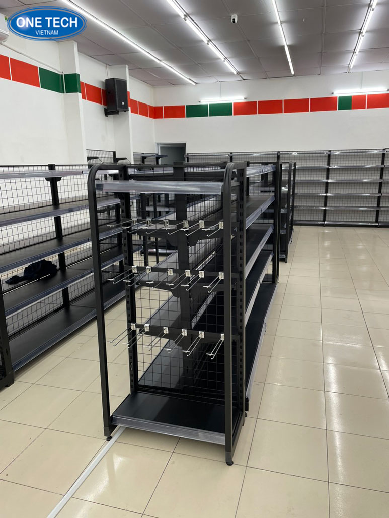 Kệ siêu thị lưng lưới 5 tầng màu đen trưng bày phụ kiện tiện lợi, dễ lắp ráp và tối ưu không gian