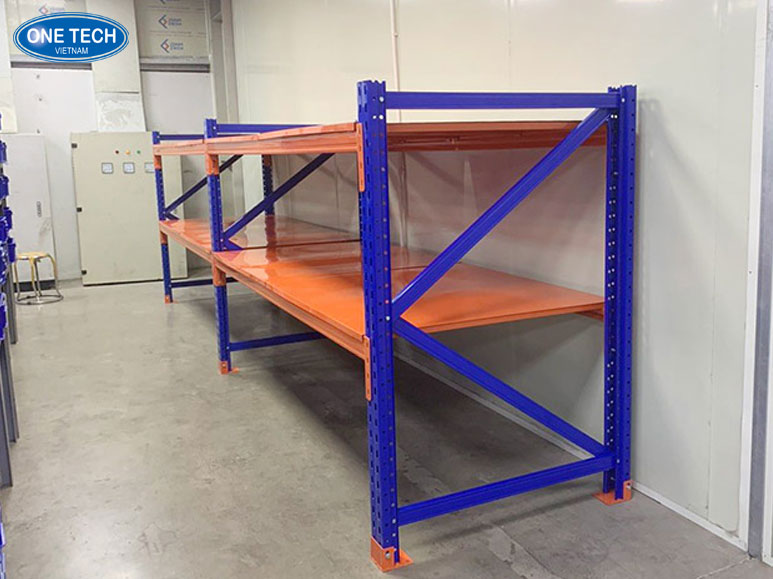 Kệ trung tải 2 tầng – Giải pháp lưu trữ gọn nhẹ cho không gian nhỏ Kệ trung tải 2 tầng bằng sắt sơn tĩnh điện, thiết kế nhỏ gọn, chịu lực tốt, phù hợp cho nhà kho hoặc cửa hàng có diện tích hạn chế