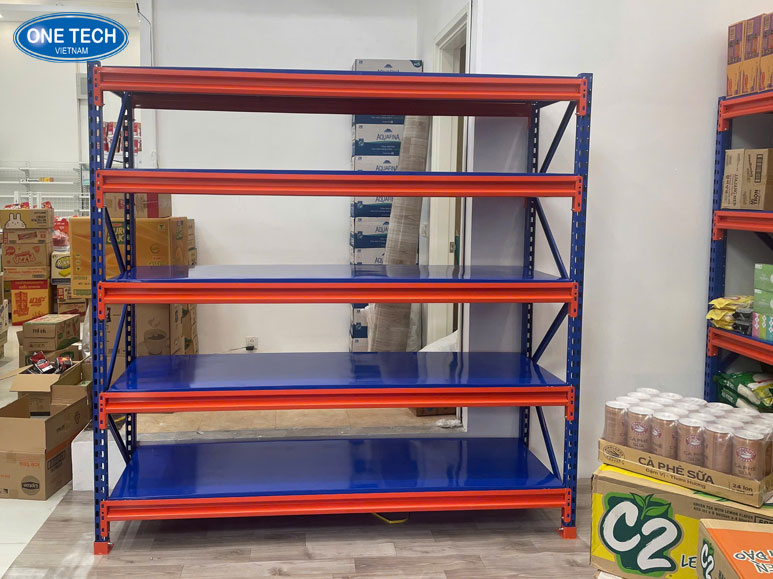Kệ trung tải 5 tầng chắc chắn – Giải pháp lưu trữ hàng hóa tối ưu Kệ trung tải 5 tầng màu ghi xám, khung sắt sơn tĩnh điện, sức chịu tải tốt dùng trong kho hàng hoặc cửa hàng