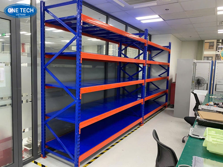 Dự án kệ trung tải OneTech lắp đặt cho kho hàng và siêu thị Hệ thống kệ trung tải do OneTech thiết kế và lắp đặt tại kho hàng khách hàng
