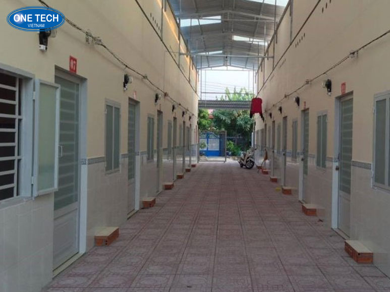 Phòng trọ cho công nhân gần khu công nghiệp – Mô hình kinh doanh tiềm năng Dãy phòng trọ khang trang dành cho công nhân gần khu công nghiệp với chỗ để xe và an ninh đảm bảo
