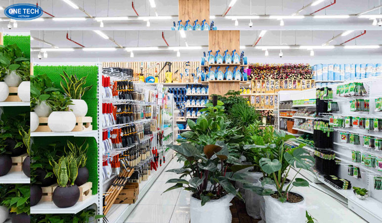 Mở đại lý phân phối cây giống, phân bón và thuốc trừ sâu tại nông thôn Người nông dân đang chọn mua cây giống và phân bón tại đại lý phân phối ở vùng quê