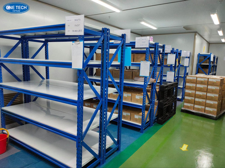 Giá kệ tài liệu văn phòng thiết kế gọn nhẹ, dễ bố trí Giá kệ tài liệu văn phòng bằng sắt sơn tĩnh điện màu ghi xám, thiết kế đơn giản phù hợp nhiều không gian làm việc