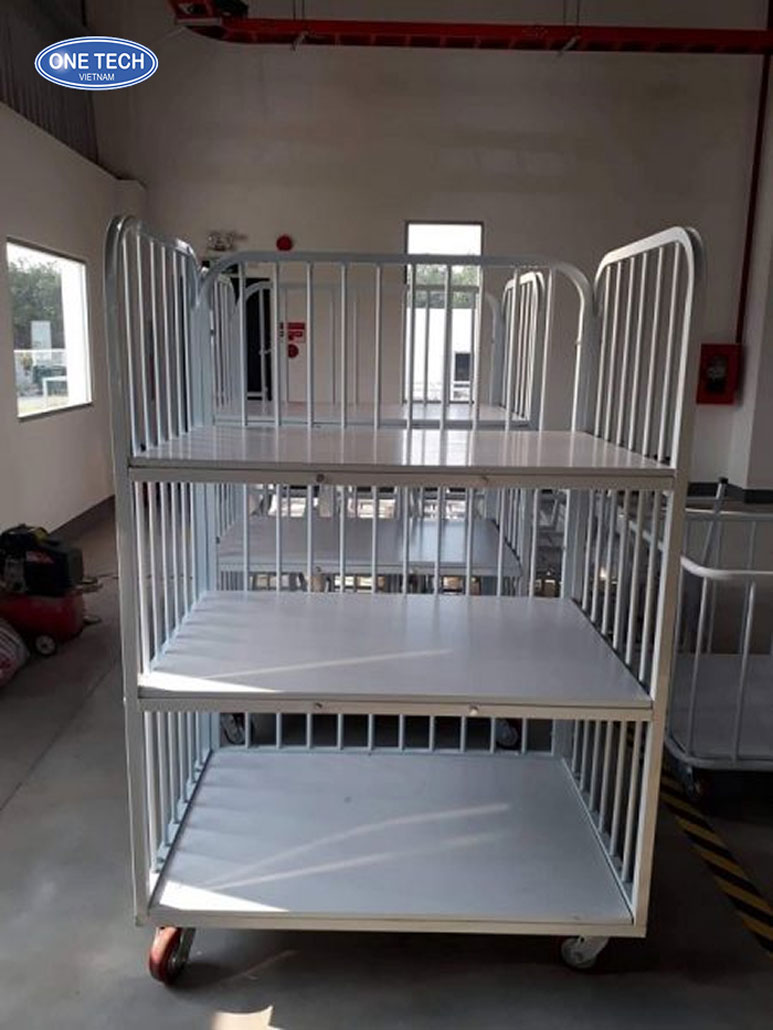 Pallet khung kim loại dạng giá đỡ chắc chắn, hỗ trợ lưu trữ các cuộn vải lớn hiệu quả