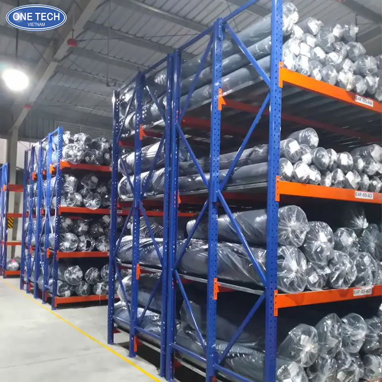 Kệ trung tải bền vững với tải trọng 500-700kg dành cho kho xưởng vải