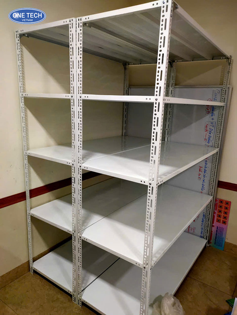 Kệ V lỗ mặt sàn 1m dùng để lưu trữ và trưng bày các cuộn vải gọn gàng, bền chắc