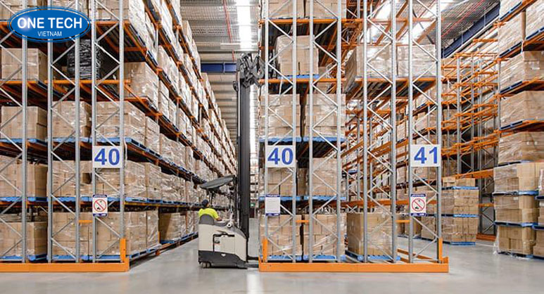 Kệ Double Deep tối ưu lưu trữ hàng hóa trong kho logistic Kệ Double Deep chịu tải nặng, xếp hàng hai dãy sâu trong kho logistic hiện đại
