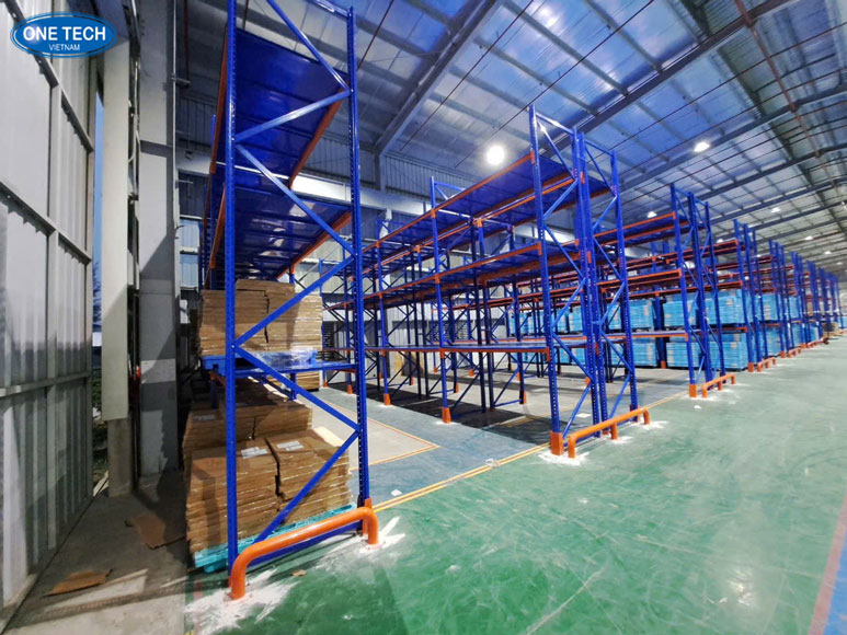 Mua lại kệ siêu thị từ doanh nghiệp sang nhượng giá tốt Kệ siêu thị thanh lý từ doanh nghiệp chuyển kho còn mới 90%