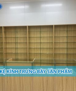 Kệ kính trưng bày sản phẩm khung sắt, bề mặt kính cường lực trong suốt, phù hợp cho cửa hàng mỹ phẩm, phụ kiện