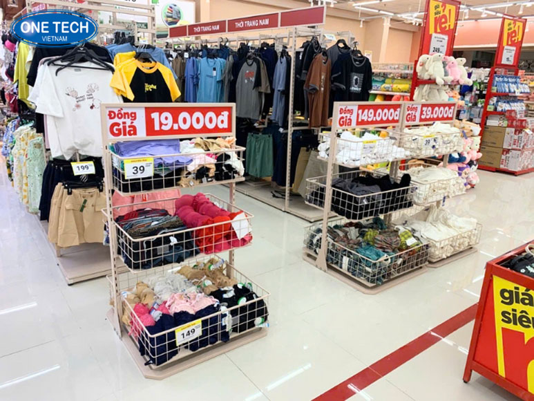 Kệ siêu thị Vinmart – Sự kết hợp giữa thẩm mỹ và công năng Các mẫu kệ trưng bày hàng hóa trong siêu thị Vinmart, thiết kế tinh gọn và đồng bộ
