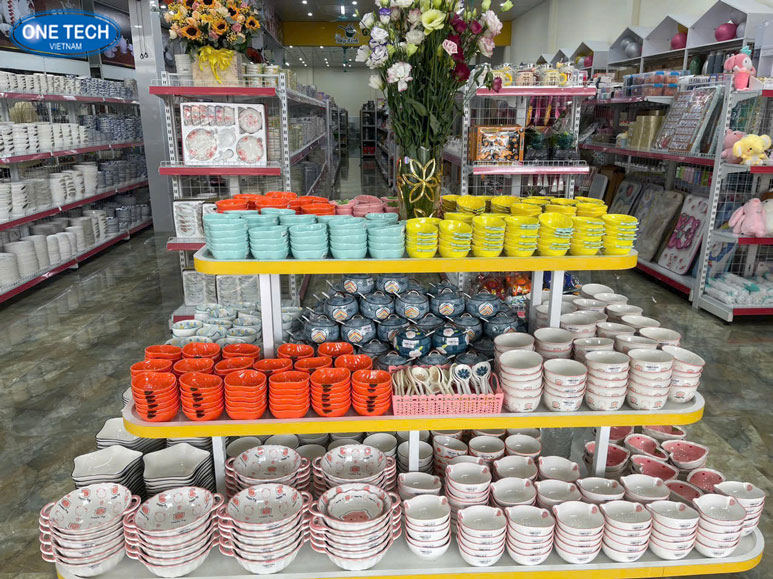 Kệ quảng cáo bát đĩa hình chữ nhật sang trọng, trưng bày đẹp mắt Kệ hình chữ nhật trưng bày bát đĩa bằng sắt sơn tĩnh điện, thiết kế tinh gọn, phù hợp cửa hàng gia dụng