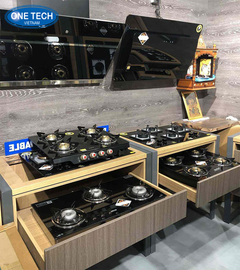 Kệ trưng bày bếp gas có ngăn kéo tiện dụng Kệ trưng bày bếp gas thiết kế có ngăn kéo, phù hợp cho siêu thị, cửa hàng điện máy