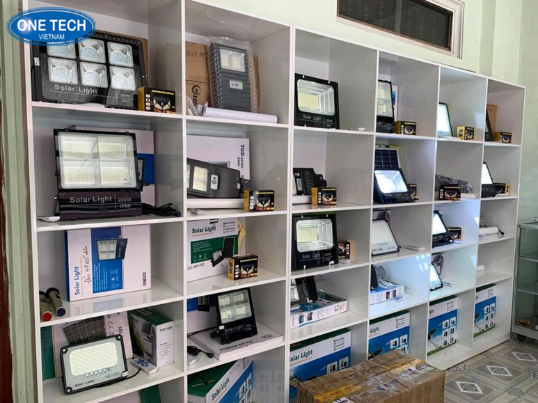 Những lưu ý khi lựa chọn kệ bày bóng đèn Kệ bày bóng đèn chắc chắn, phù hợp trưng bày sản phẩm bóng đèn điện trong cửa hàng