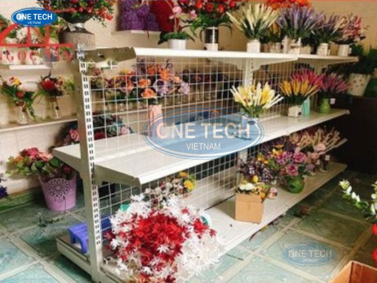 Kệ lưng lưới trưng bày hoa bó hiện đại và tinh tế Kệ lưng lưới chuyên dụng trưng bày hoa bó trong siêu thị và cửa hàng tiện lợi