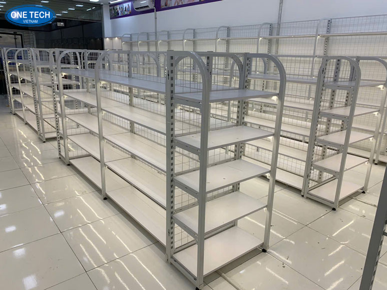 Kệ trưng bày máy tính đèn LED sang trọng tại showroom Kệ trưng bày máy tính có đèn LED giúp nổi bật sản phẩm tại cửa hàng