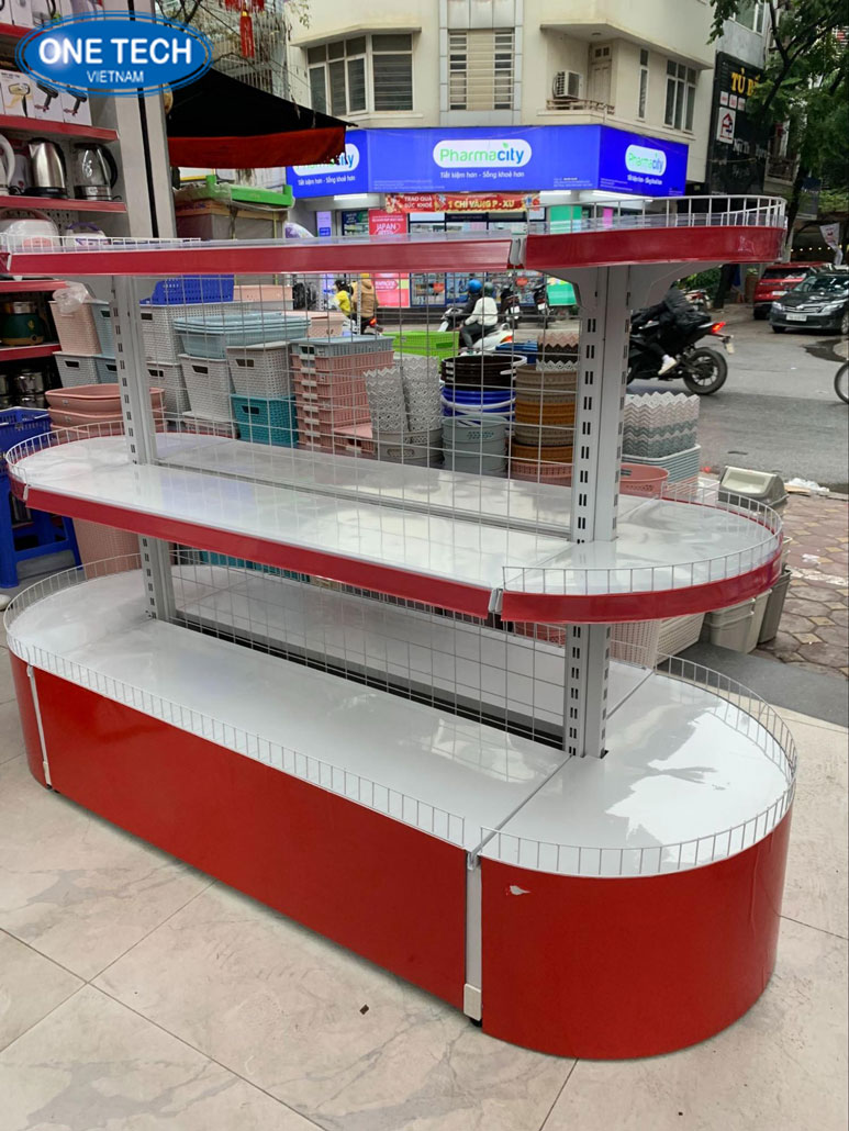 Kệ trưng bày OMO thiết kế chuyên nghiệp cho khu vực bán hàng tiêu dùng Kệ trưng bày thương hiệu OMO màu đỏ – trắng, làm từ thép sơn tĩnh điện chắc chắn