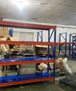Kệ trung tải 300kg tải trọng trung bình, khung sắt chắc chắn, sơn tĩnh điện, thích hợp kho hàng và cửa hàng