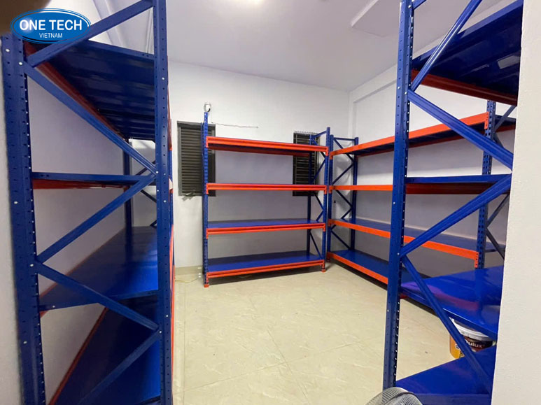 Bảng giá kệ trung tải 300kg mới nhất năm 2025 Hình ảnh bảng giá kệ trung tải tải trọng 300kg, cập nhật mới nhất năm 2025