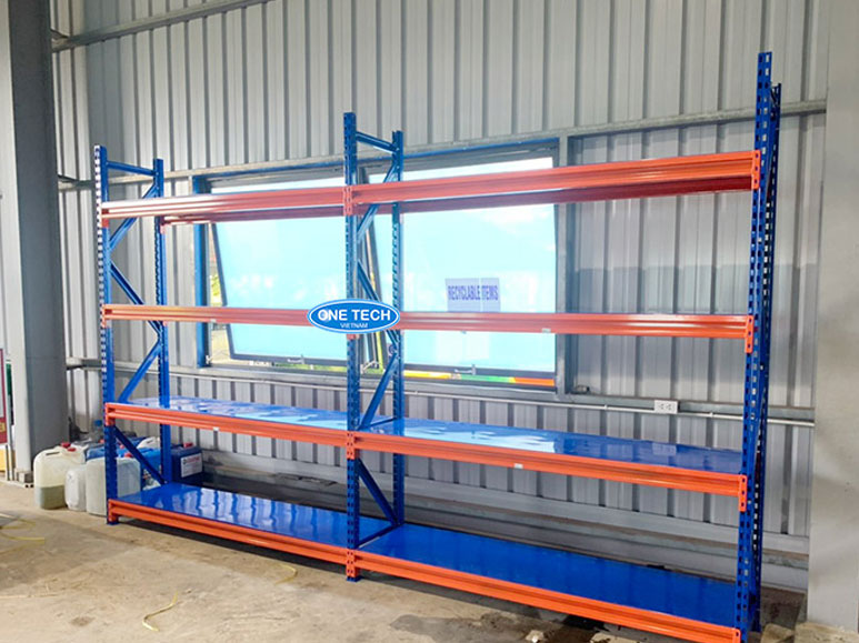 Ứng dụng kệ trung tải 500kg trong kho hàng và siêu thị hiện đại Kệ trung tải 500kg được sử dụng để lưu trữ hàng hóa trong kho vận, siêu thị và nhà máy, giúp tối ưu không gian và quản lý hàng hóa hiệu quả